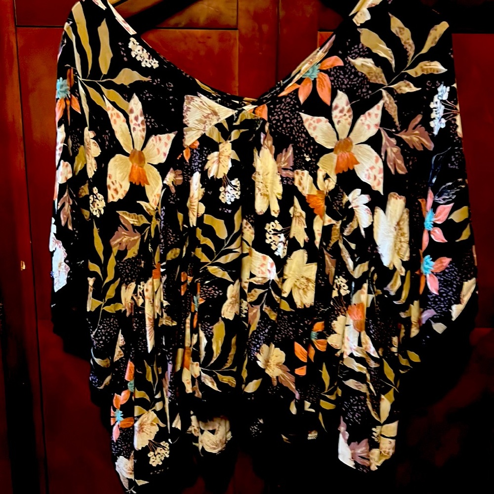 Hudson grey M top self rayon very soft